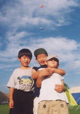 ���Ŏq���̗F�l�Ƃ΂�����